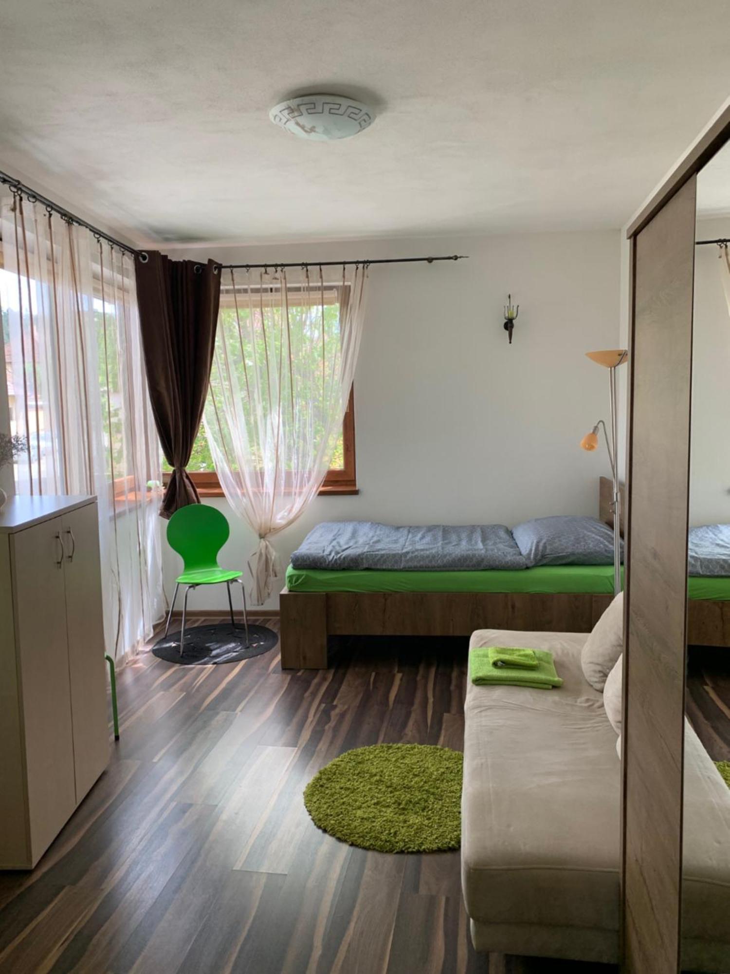 Apartman Emes S Terasou Kezmarok Exterior photo